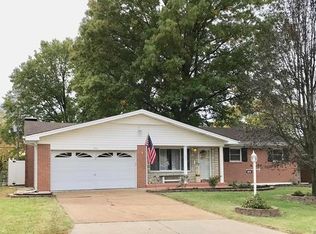 824 Walden Dr, Saint Louis, MO