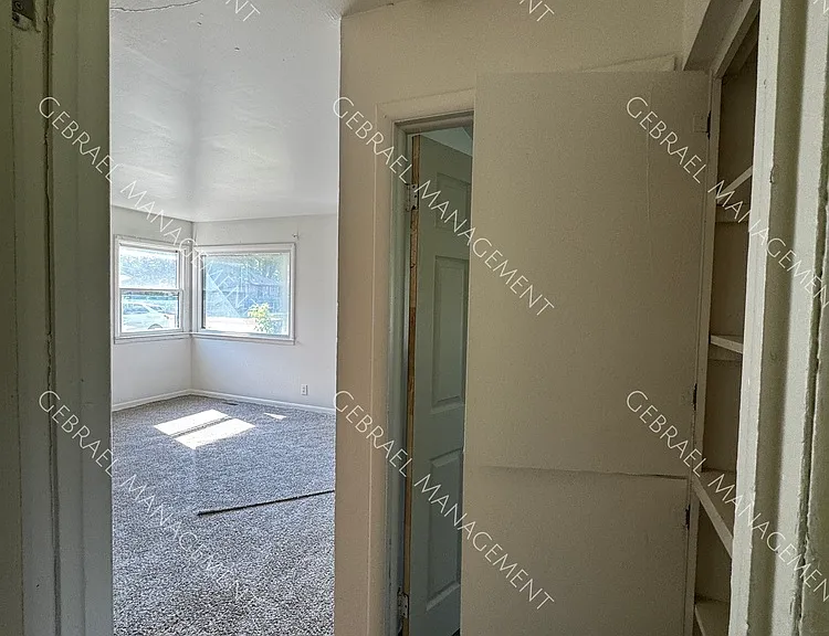 3123 Bennett Ave — Photo 6