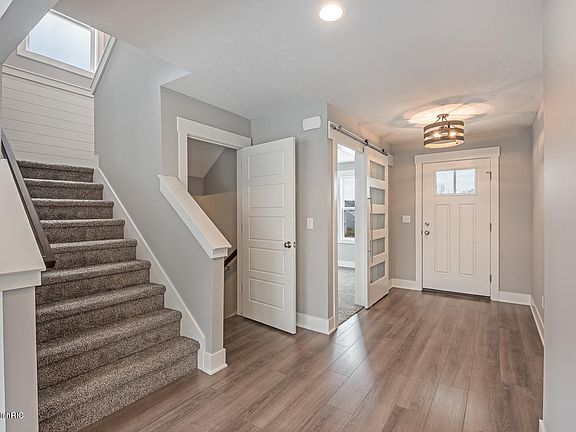 3rd image of 4205 Boulder View Dr NE