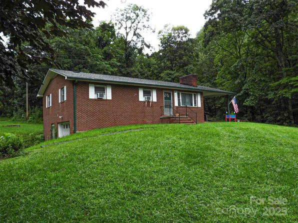 613 Hungry Creek Rd, Canton, NC 28716