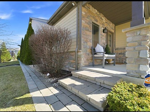 3rd image of 10707 Walnut Dr