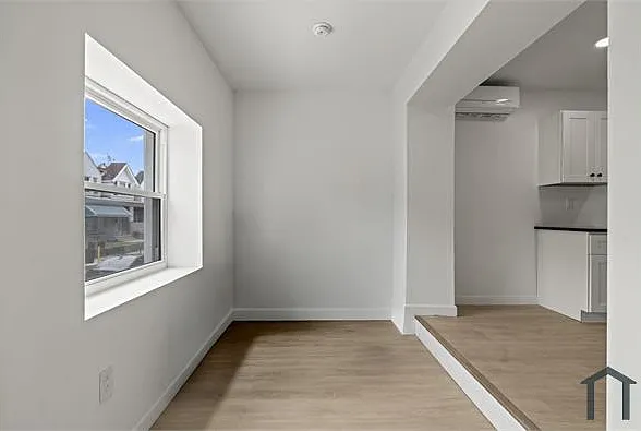 2 bed, 700 sqft, $1,550 — Photo 2