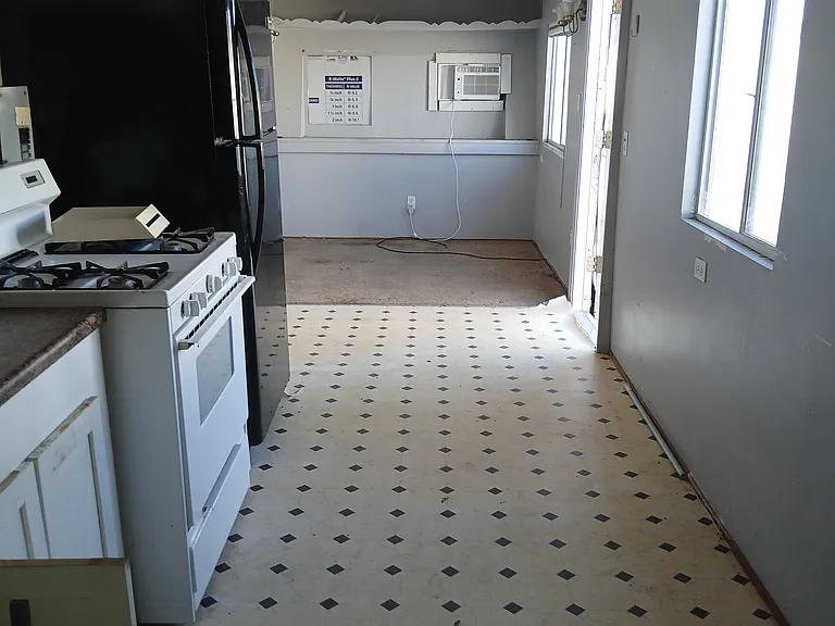 Maple Avenue — Photo 12