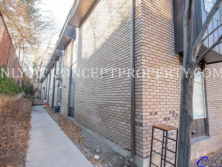 132 E 2nd Ave — Photo 54