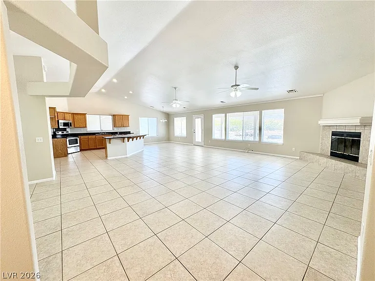 2281 S Zuni Ave — Photo 2