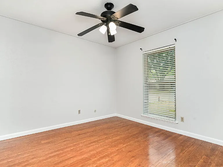 414 E Grenoble Dr — Photo 15