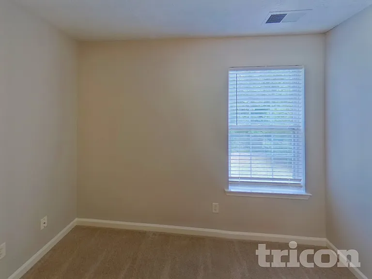 872 Woodside Dr — Photo 9