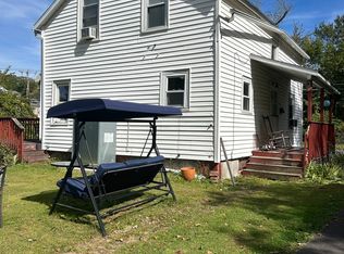 10 Center St, Windsor Locks, CT 06096