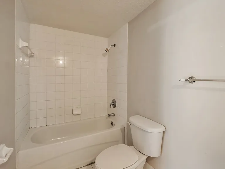 1103 Golden Lakes Blvd #1013 — Photo 9