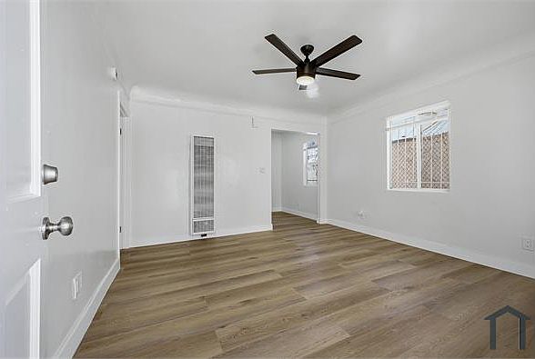 1st image of 2651 1/4 S Redondo Blvd