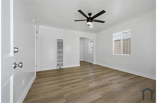 2651 1/4 S Redondo Blvd Photo 1
