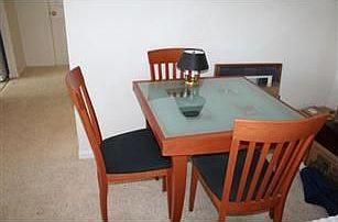 560 White Cliff Dining Area