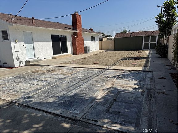 2nd image of 11582 Chester Ave