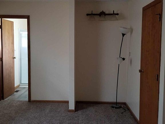 3rd image of 7552 Rolling Meadows Dr