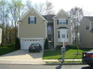 8 Buckingham Ct, Delran, NJ 08075