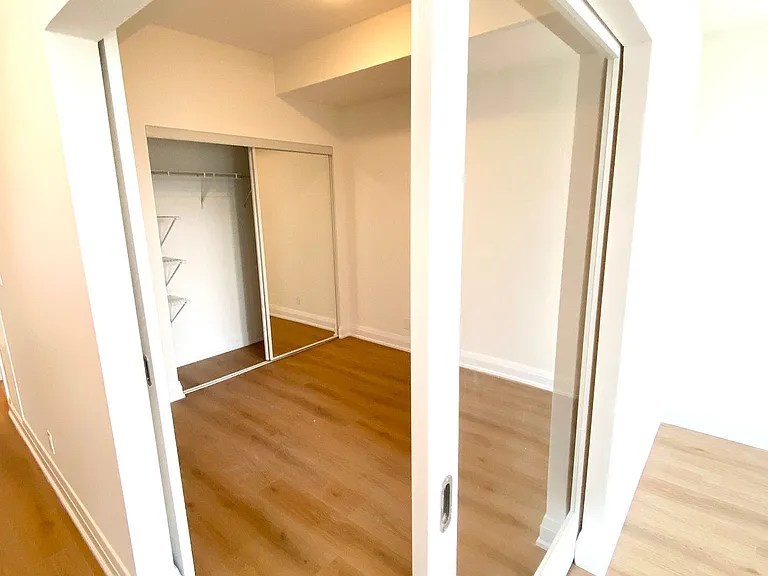 832 Bay St #2007 — Photo 24