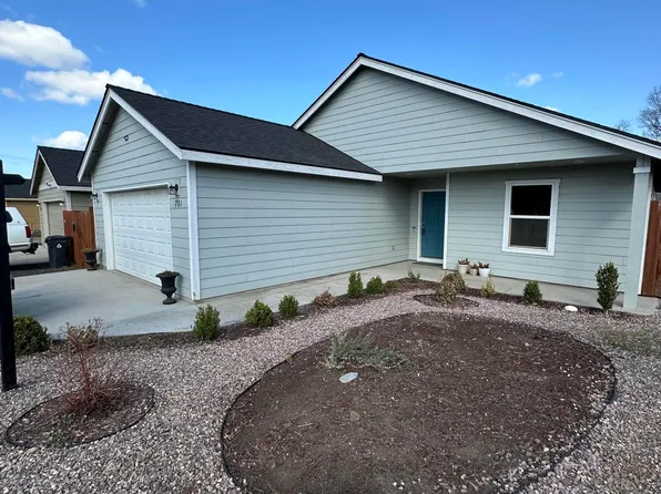 781 SW 1st St, Madras, OR 97741