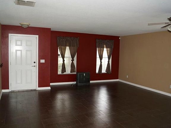 3rd image of 468 Cedar Glen Dr