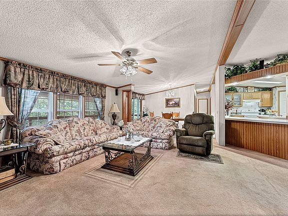 4th image of 33 Skyview Ln