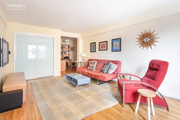 Sold by Sotheby's International Realty | media 10