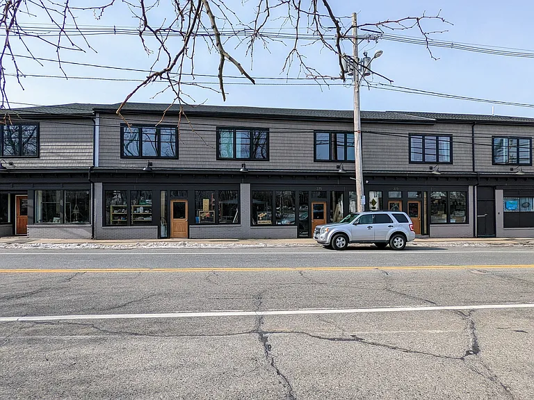 273 Bullocks Point Ave #5 — Photo 2