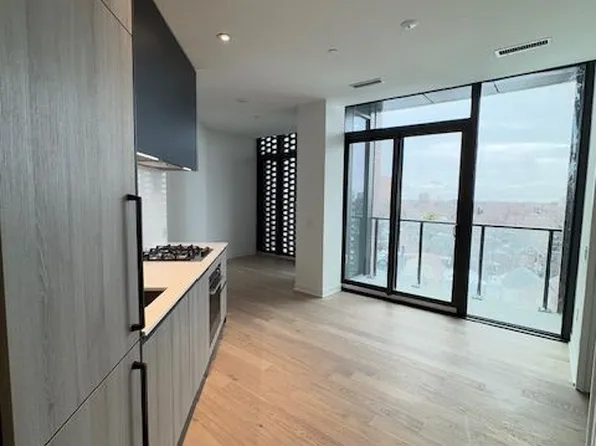 2625 Dundas St W #809, Toronto, ON M6P 0C5