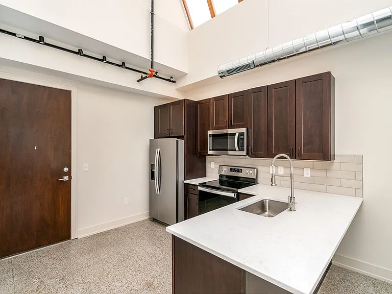 875 Michigan Ave — Photo 74