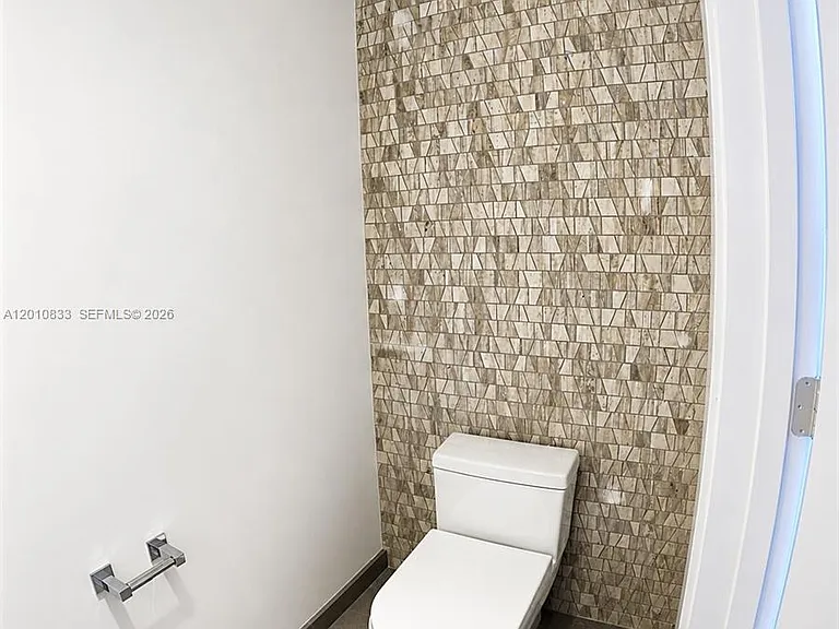 88 SW 7th St #2206 — Photo 20