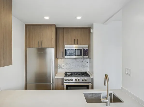 200 West 60th Street image 17 of 46