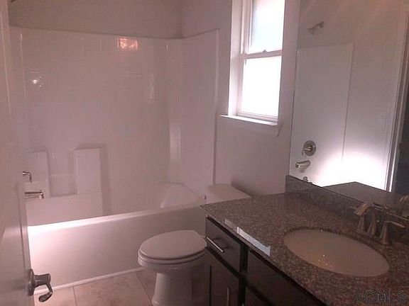 3rd image of 13 Lytton Ln