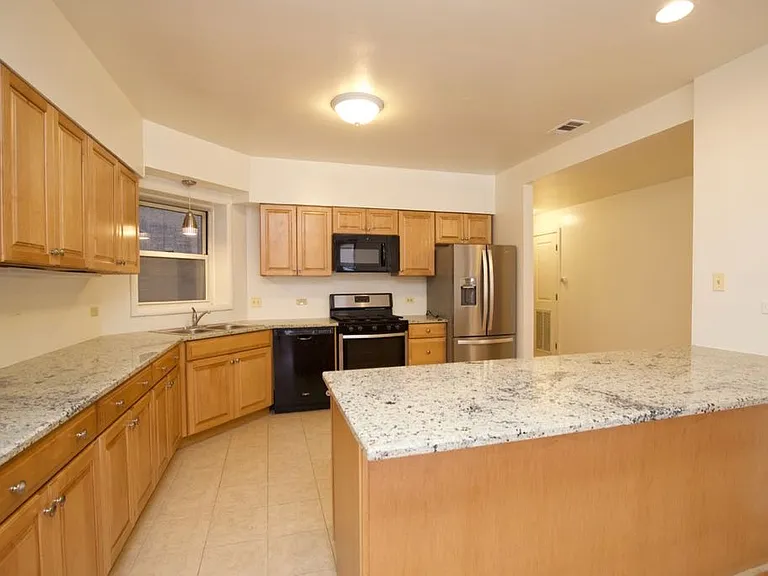 6713 N Sheridan Rd #N2 — Photo 3