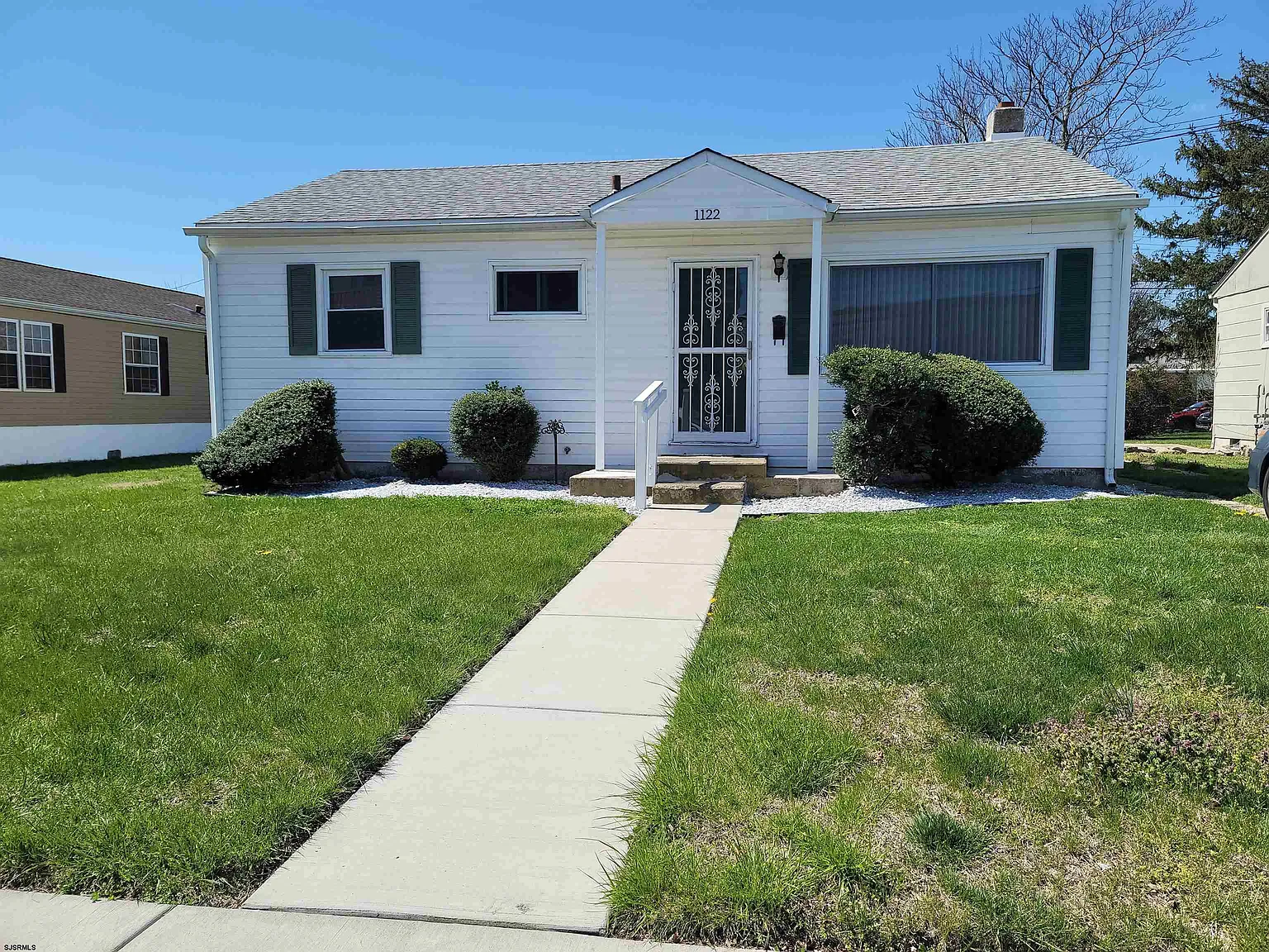 1122 N Indiana Ave photo 1