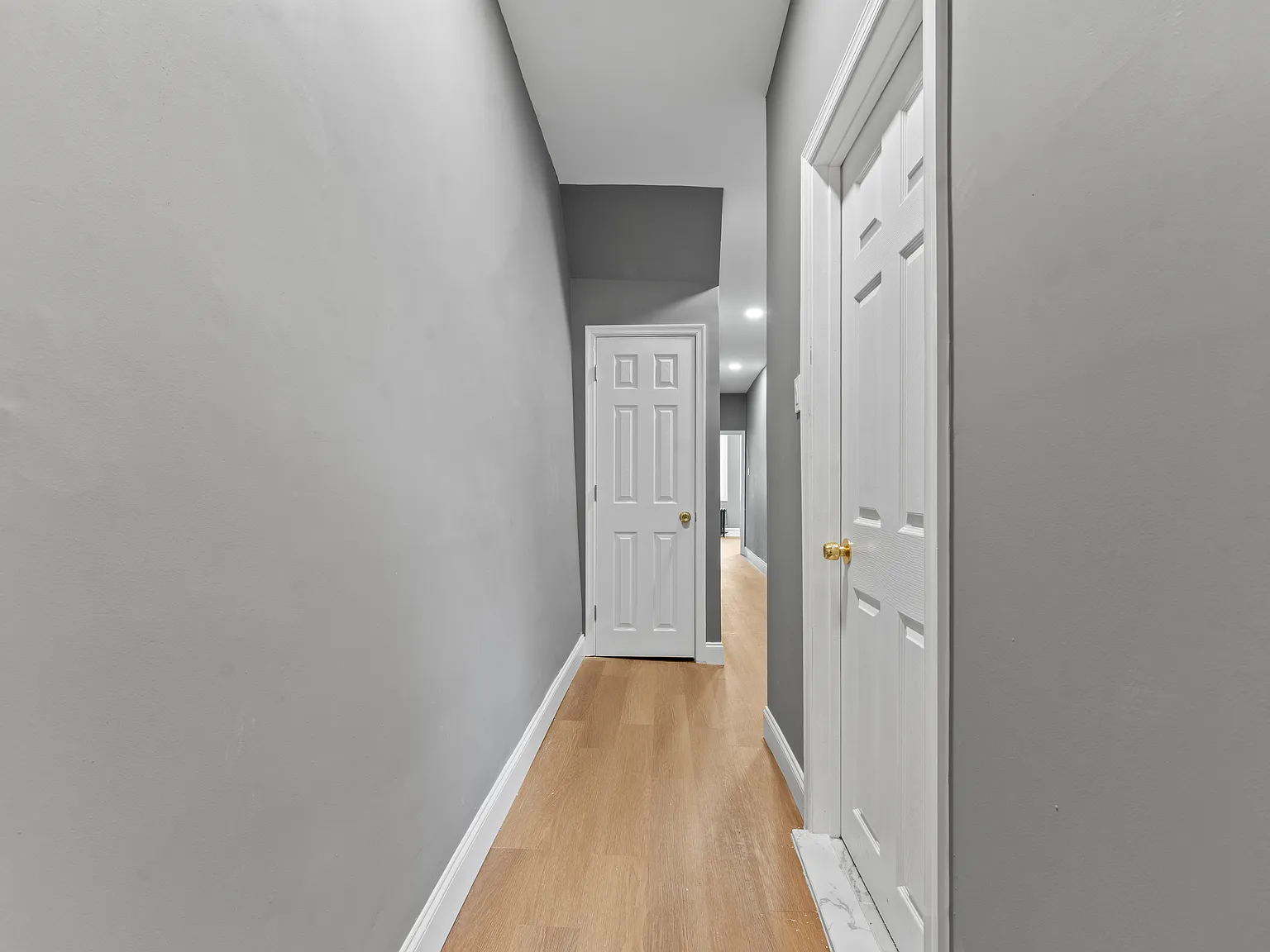 2 bed, 1000 sqft, $1,600 — Photo 3