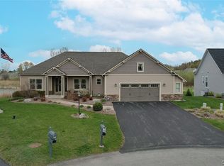 209 Mandarin Cir, Manlius, NY 13104