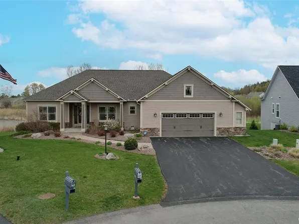 209 Mandarin Cir, Manlius, NY 13104