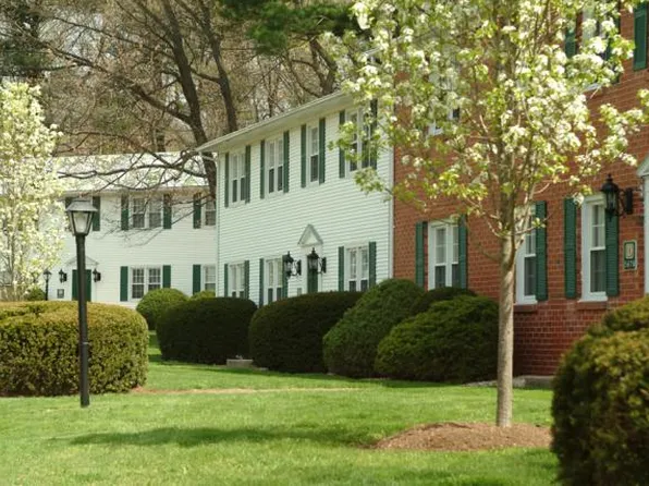 Avon Colonial Manor