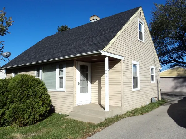 1003 Lotus Dr, Round Lake Beach, IL 60073