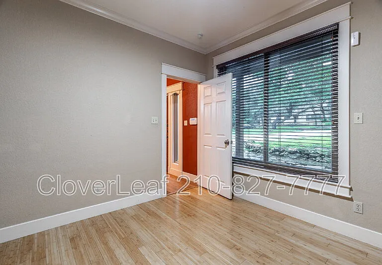 1025 Flaming Oak Dr — Photo 10
