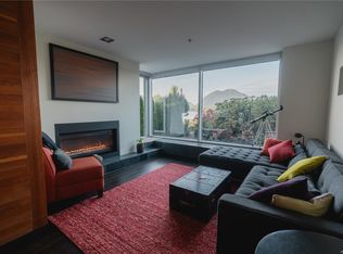 368 Main St #102, Tofino, BC V0R 2Z0