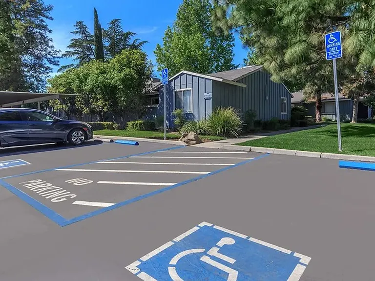 Welcome Home to The Villa Apartments! — Photo 13