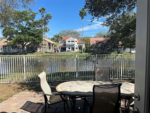 5th image of 1236 Bayview Cir #0