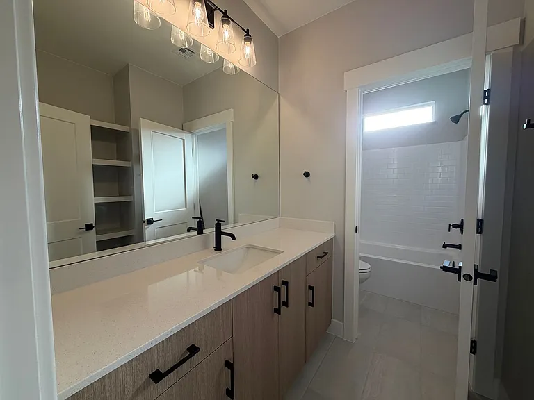 608 E Hemsworth Ln — Photo 23