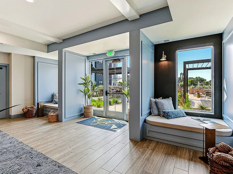 12-web-or-mls-21405-Dushane-Pkwy-12