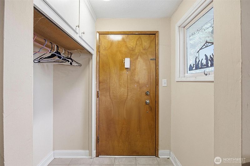4th image of 27 E Street SW