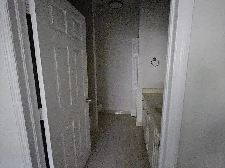 2730 NE 4th St #105 — Photo 7