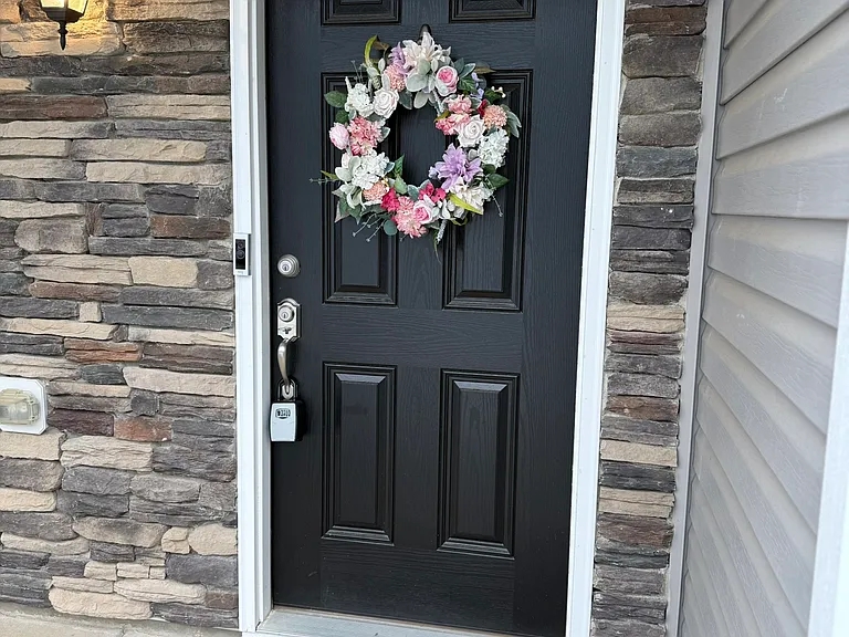 5021 Black Forest Dr — Photo 1