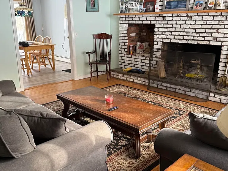 708 E Pond Meadow Rd — Photo 6