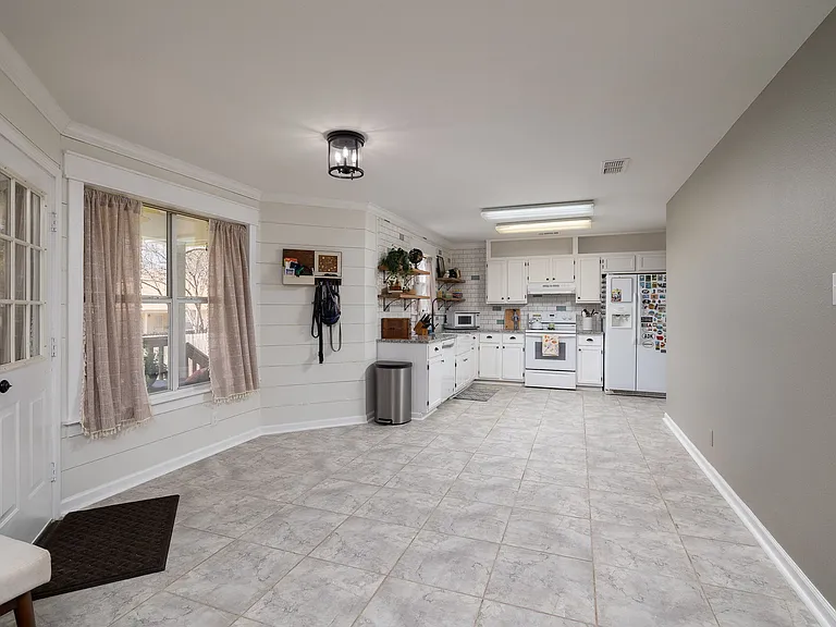 3509 Saratoga Pl — Photo 8