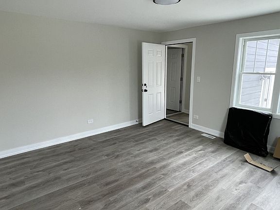 4th image of 5137 S Newland Ave #N