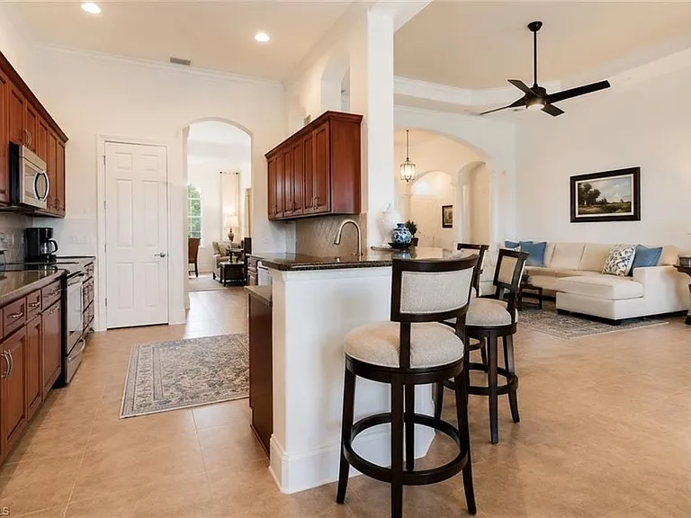 8263 Potomac Ln — Photo 23